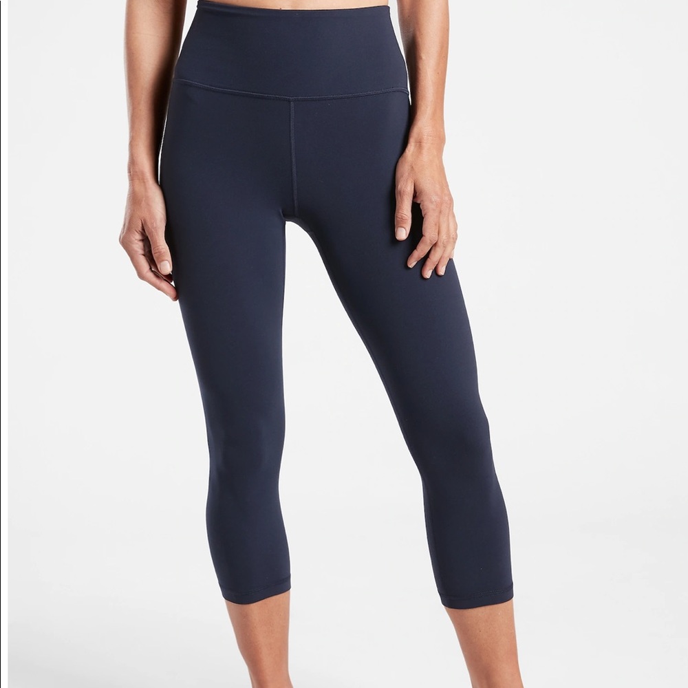 NWT Athleta Elation Capri Leggings in Navy Size XXS